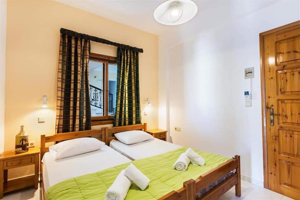 Michalis Litinas Apartments Agia Marina  Luaran gambar