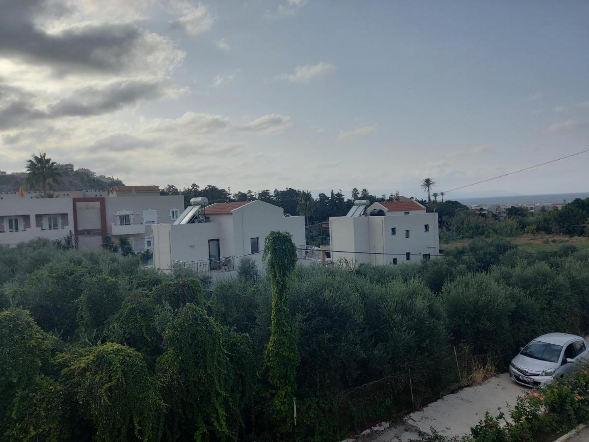 Michalis Litinas Apartments Agia Marina  Luaran gambar
