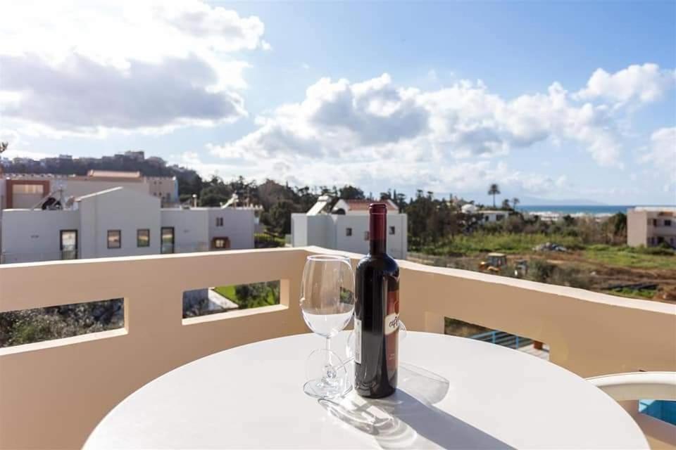 Michalis Litinas Apartments Agia Marina  Luaran gambar