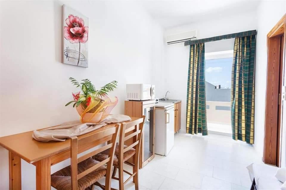Michalis Litinas Apartments Agia Marina  Luaran gambar