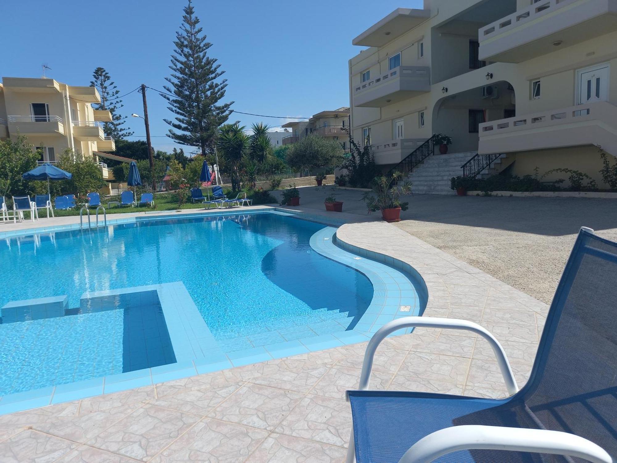 Michalis Litinas Apartments Agia Marina  Luaran gambar